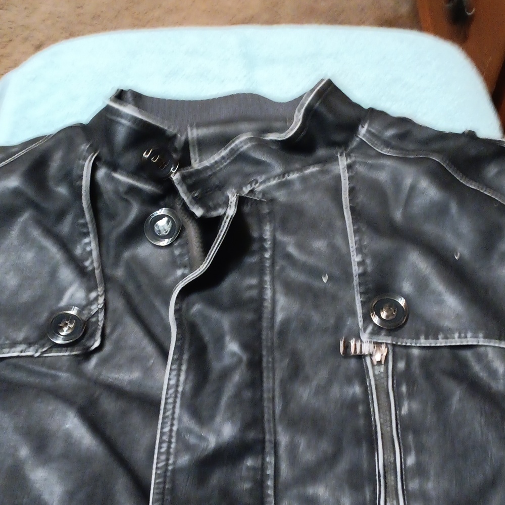 Vintage leather jacket with belt